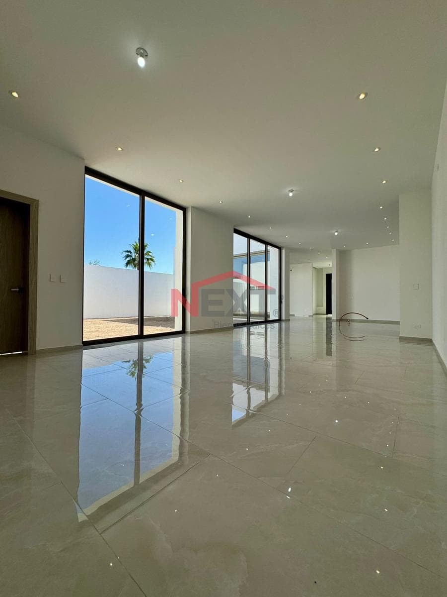 HOUSE FOR SALE IN LOS SANTOS RESIDENCIAL