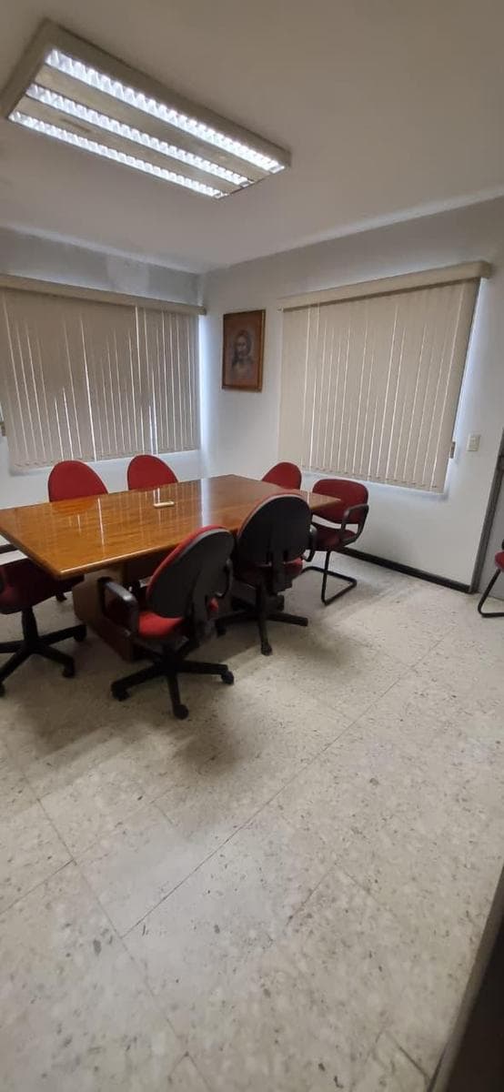 FOR RENT: Spacious Office in COL. LINDA VISTA in Guadalupe | 200 m² | 3 Bathrooms Closed-circuit TV