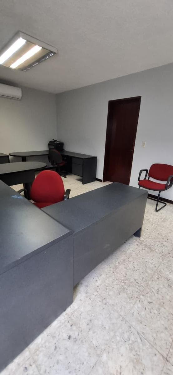 FOR RENT: Spacious Office in COL. LINDA VISTA in Guadalupe | 200 m² | 3 Bathrooms Closed-circuit TV