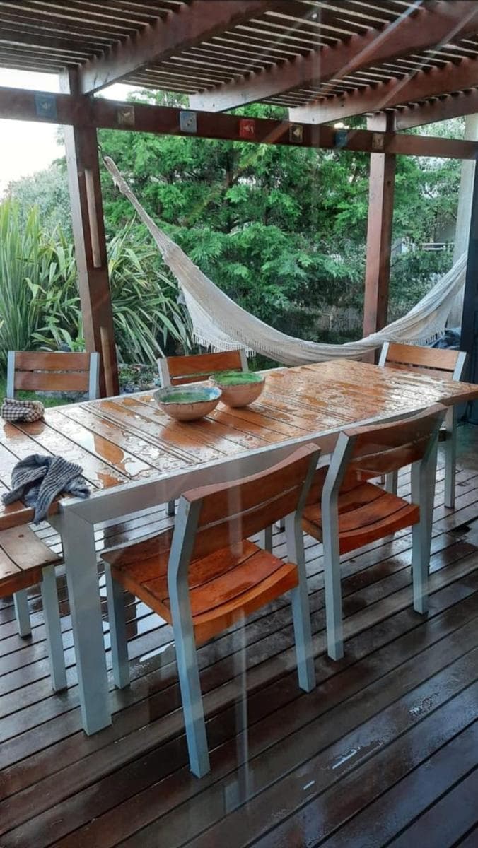 Excellent designer home just steps from the beach in Mar Azul. 6 rooms