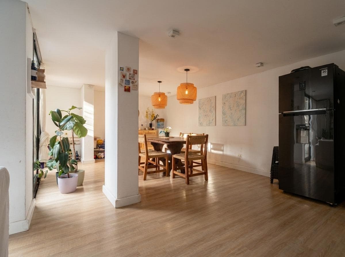 REMODELED HOUSE FOR SALE IN LA PLATA. 4th Street between 71st and 72nd Streets, PH. Excellent condition!