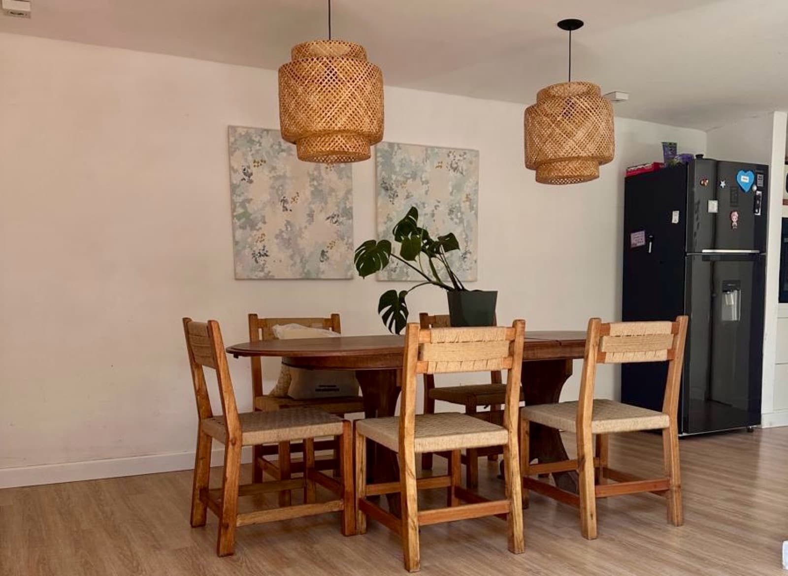 REMODELED HOUSE FOR SALE IN LA PLATA. 4th Street between 71st and 72nd Streets, PH. Excellent condition!