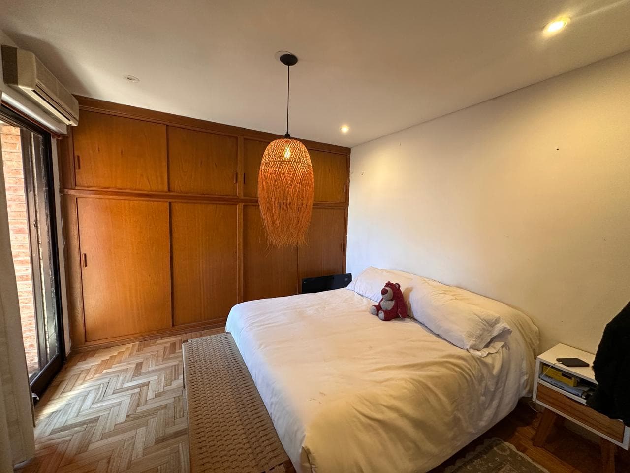 REMODELED HOUSE FOR SALE IN LA PLATA. 4th Street between 71st and 72nd Streets, PH. Excellent condition!