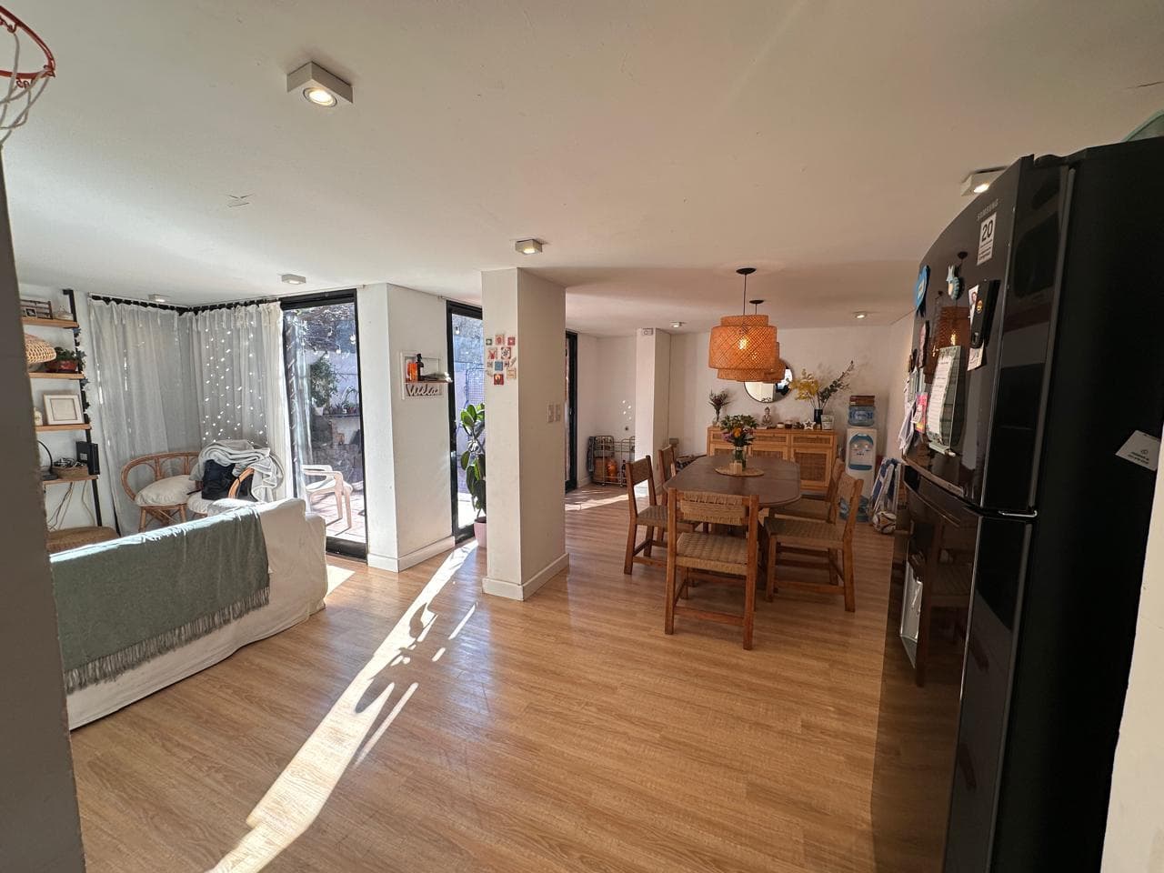 REMODELED HOUSE FOR SALE IN LA PLATA. 4th Street between 71st and 72nd Streets, PH. Excellent condition!
