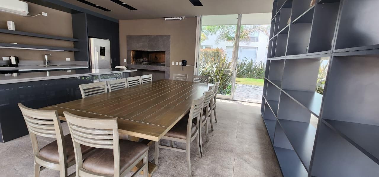 For Sale - 2-Bedroom Apartment with Garage - Valle Escondido - La Rosella