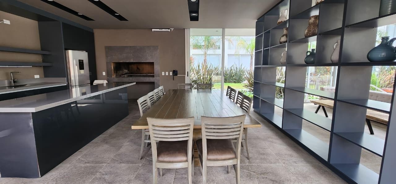 For Sale - 2-Bedroom Apartment with Garage - Valle Escondido - La Rosella