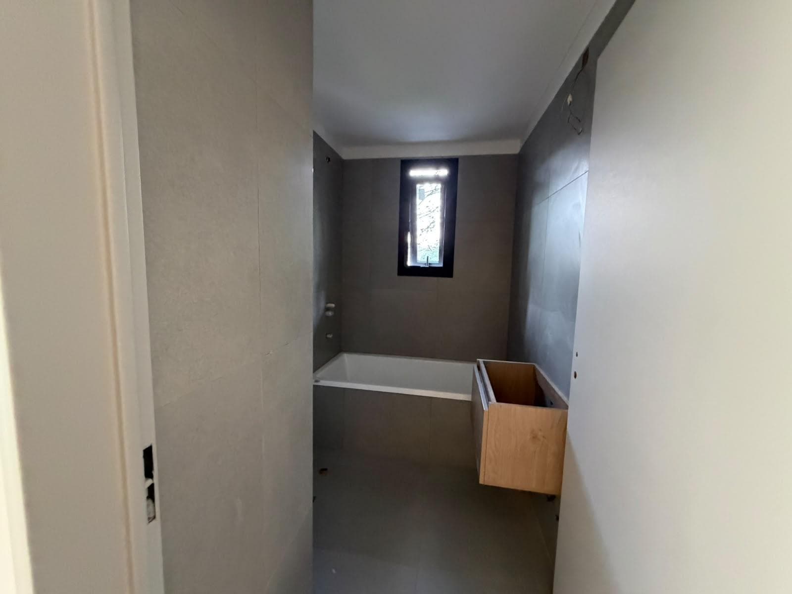 Studio apartment for sale on Darwin Street in the 1200s