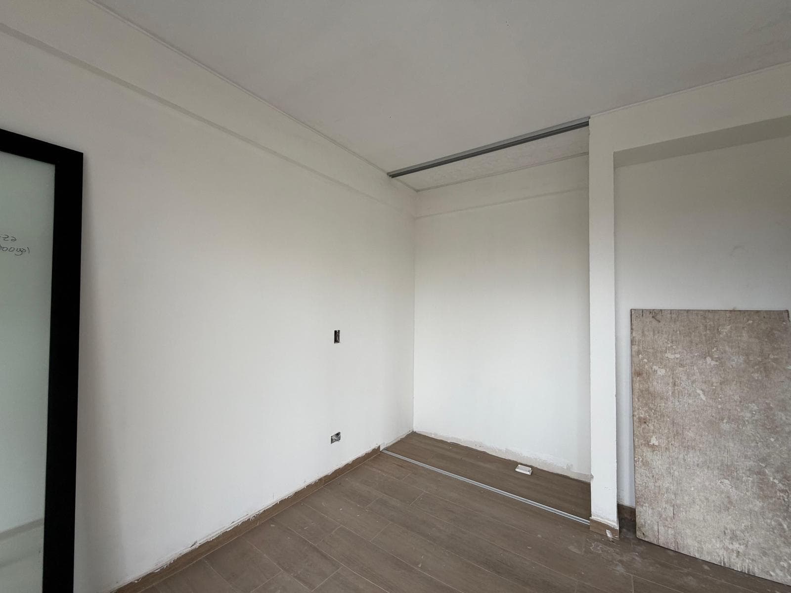 Studio apartment for sale on Darwin Street in the 1200s