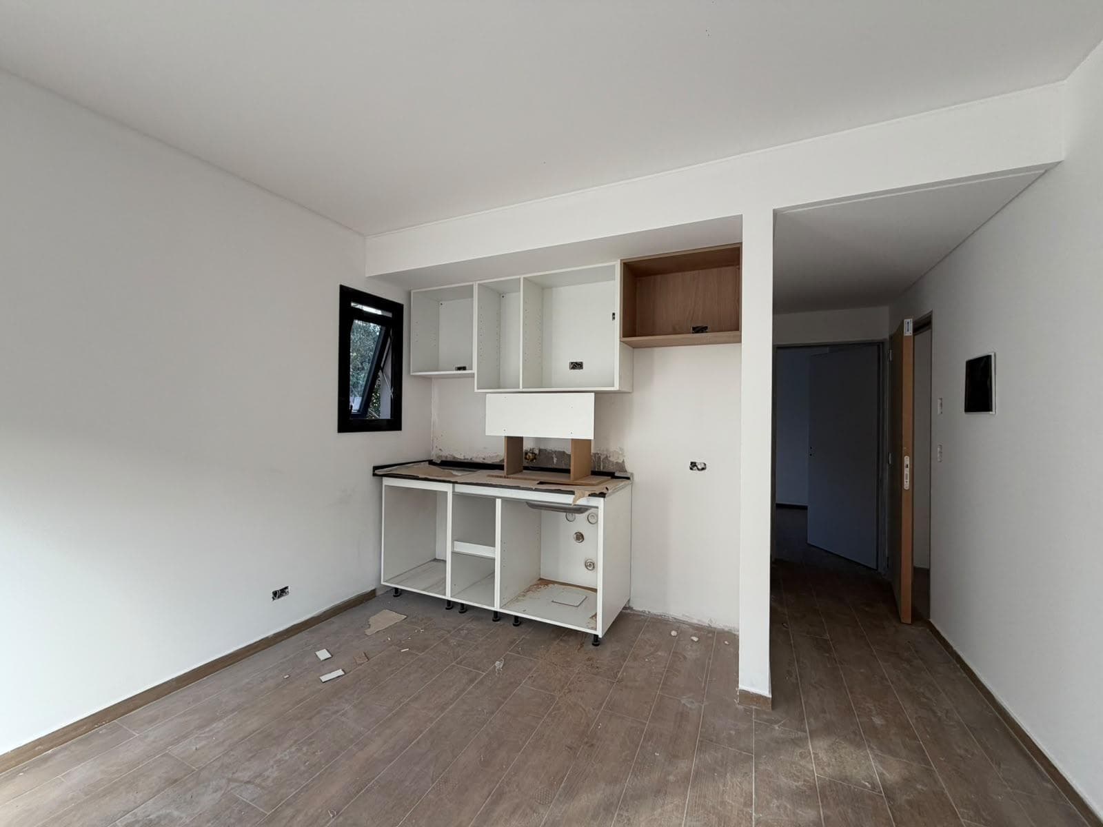 Studio apartment for sale on Darwin Street in the 1200s