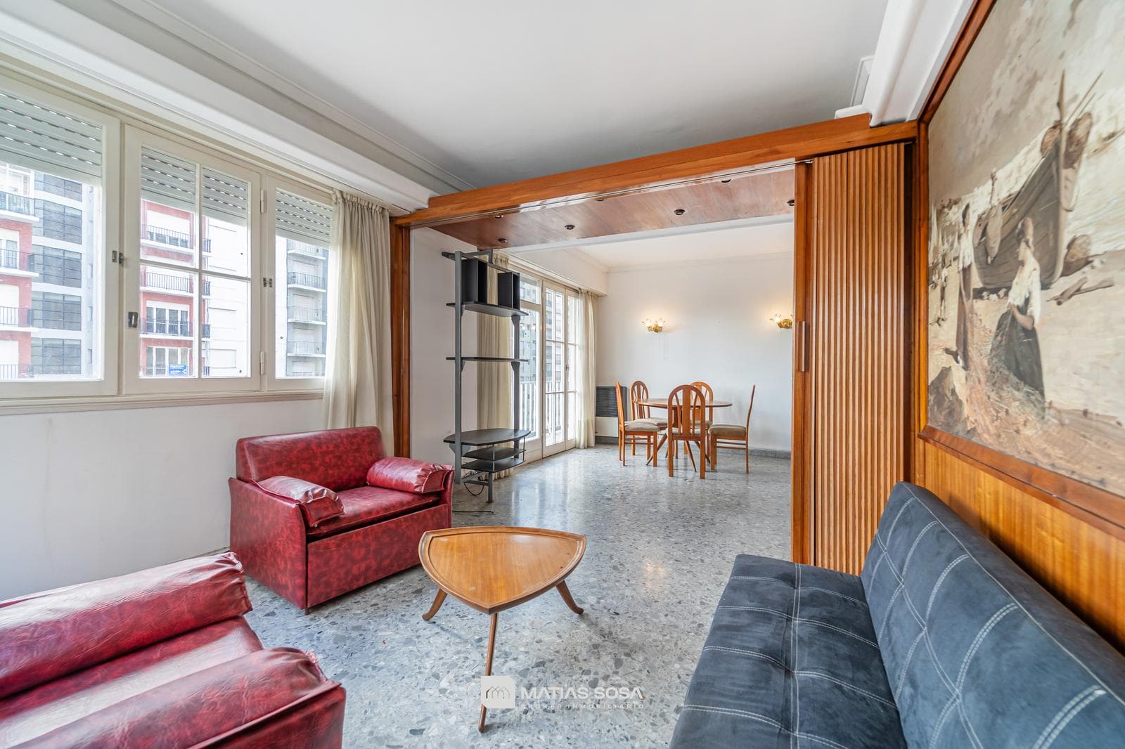 For Sale - Apartment - 3 rooms - on the street - with a balcony - view of Plaza Colón