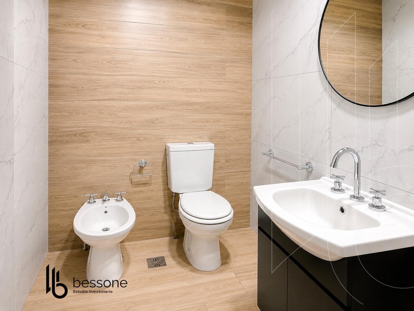 1-Bedroom Apartment, Renovated, Balcony, Plaza Colón