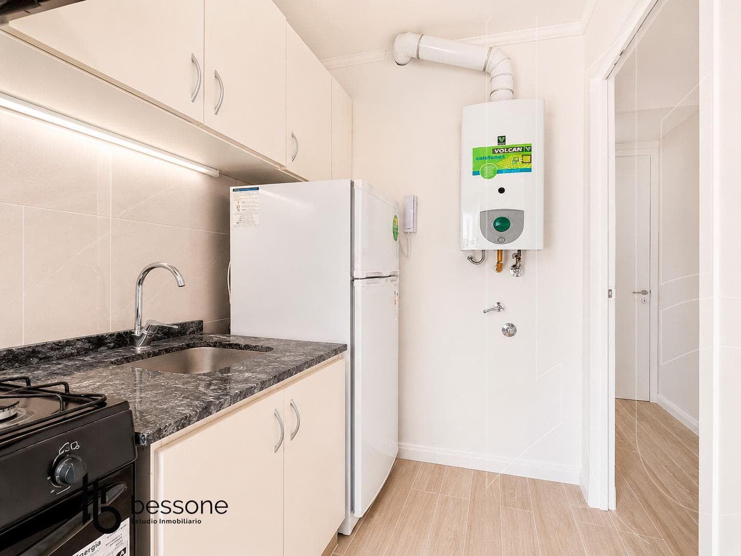 1-Bedroom Apartment, Renovated, Balcony, Plaza Colón
