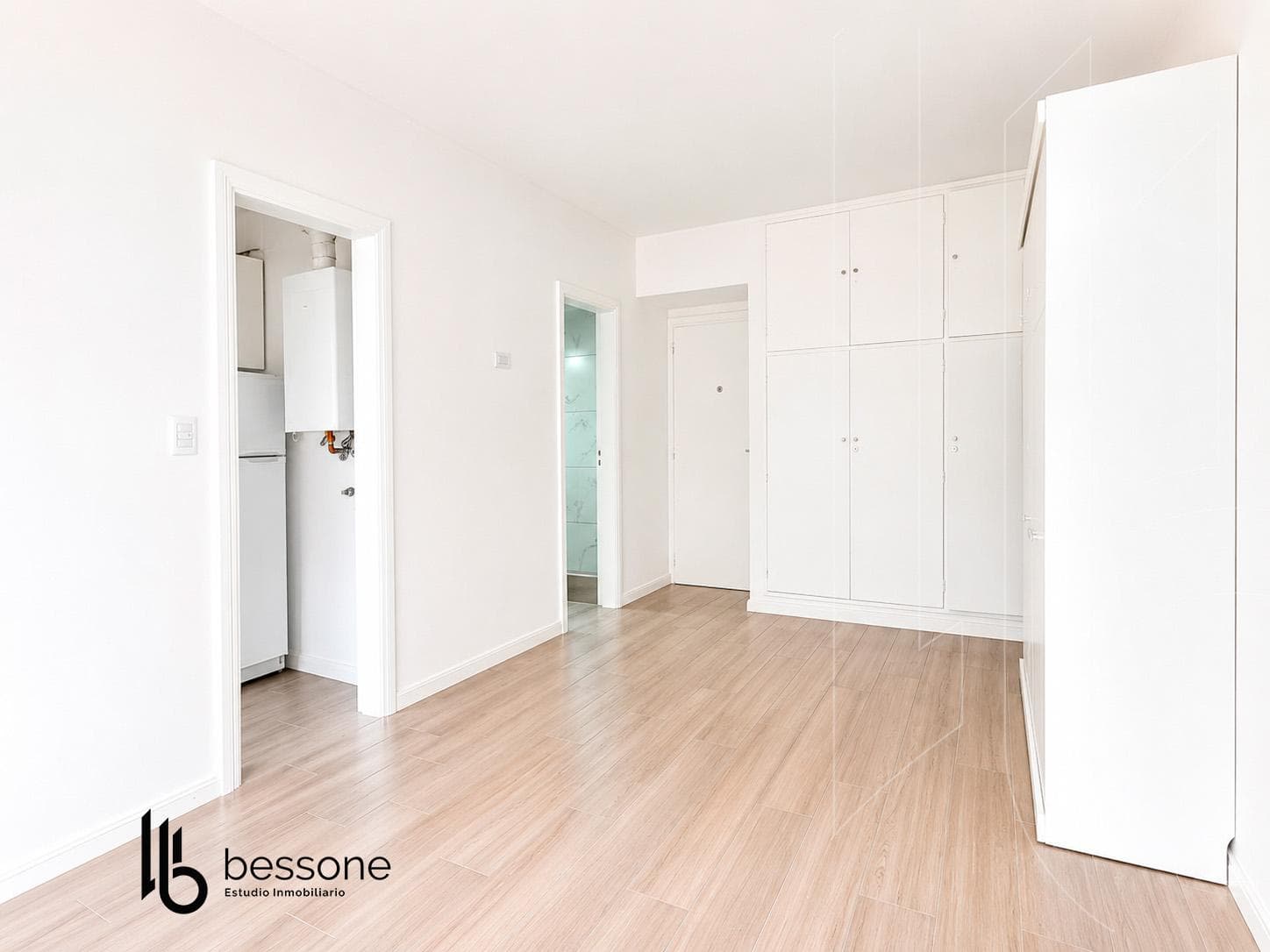 1-Bedroom Apartment, Renovated, Balcony, Plaza Colón