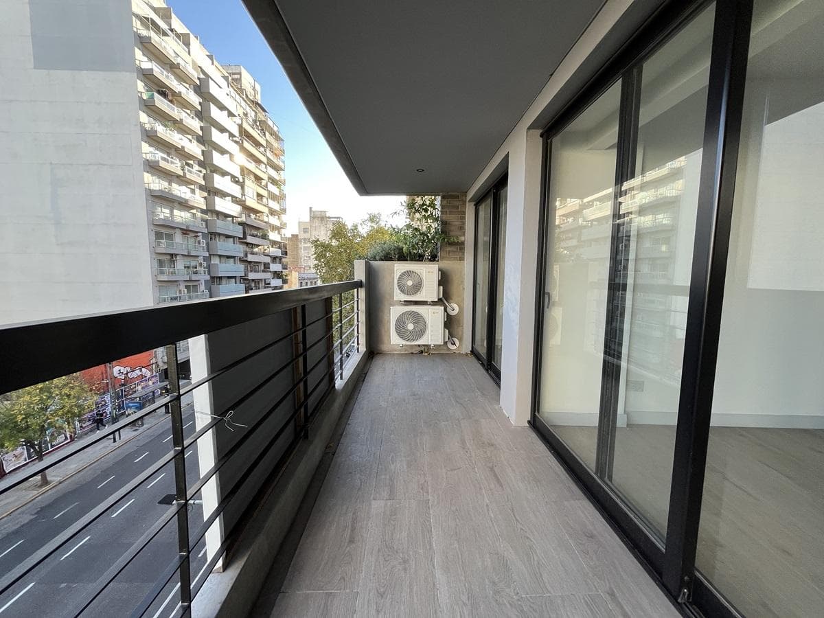 2-room apartment in Almagro with a balcony terrace