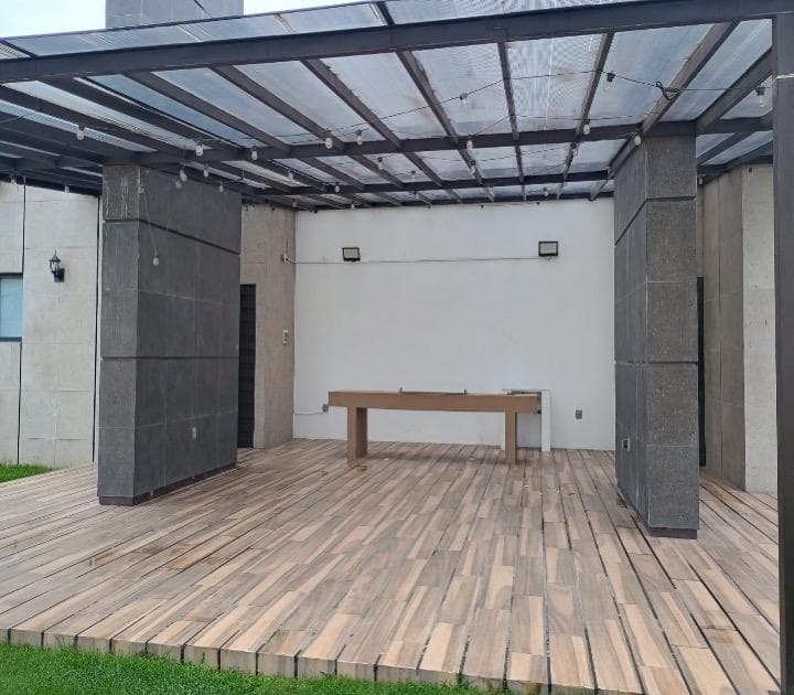 House for Sale Less Than a Minute from Galerías Metepec in a Condo Complex—Financing Available