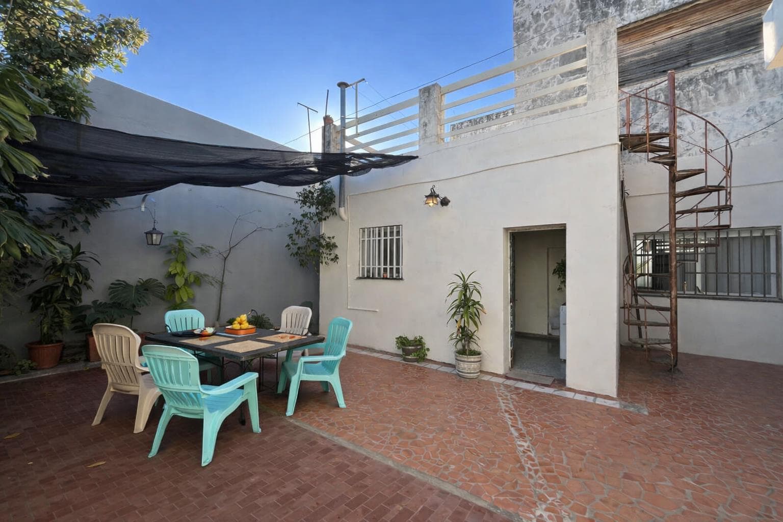 Casa 3 dormitorios, patio, terraza. Alberdi, Rosario