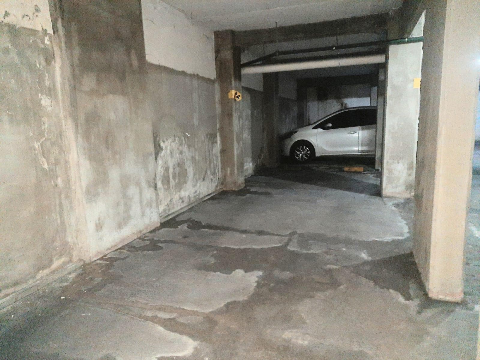 FOR SALE - Covered double garage - Echesortu neighborhood, Rosario.