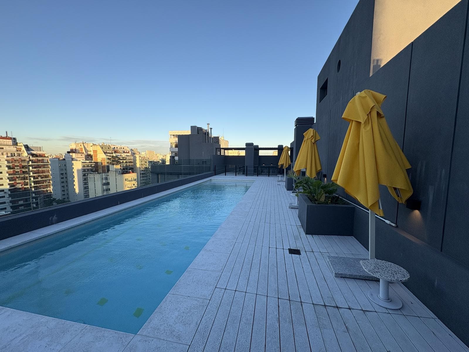 One-room apartment in Almagro with high-end amenities