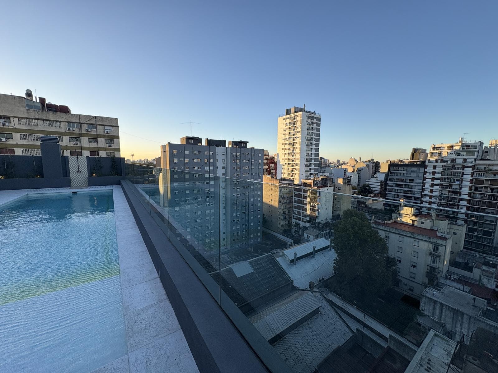 One-room apartment in Almagro with high-end amenities