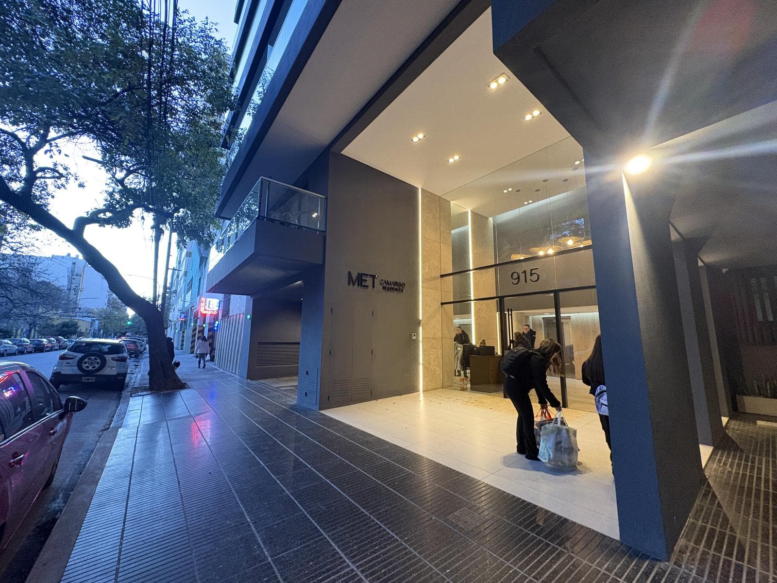 One-room apartment in Almagro with high-end amenities
