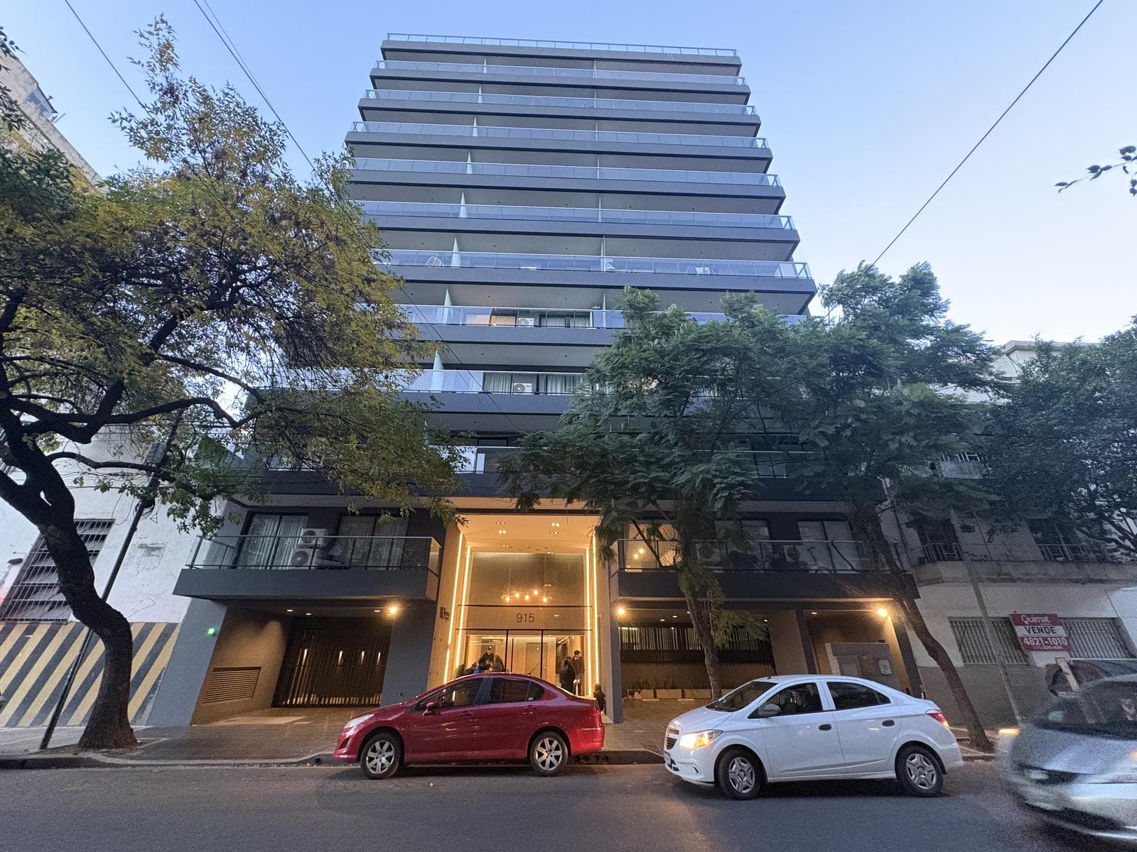 One-room apartment in Almagro with high-end amenities