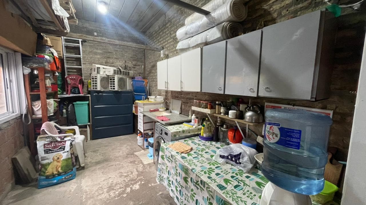 3-room house with a large yard and barbecue FOR SALE