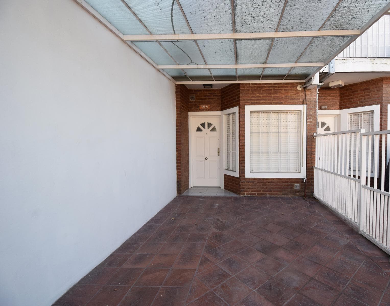 TRIPLEX FOR SALE WITH GARDEN IN CENTRAL WEST QUILMES