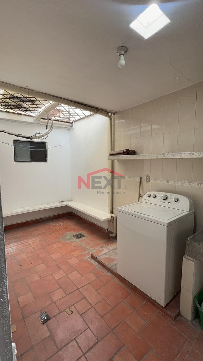 FURNISHED HOUSE FOR RENT NEAR THE UNIVERSITY HOSPITAL