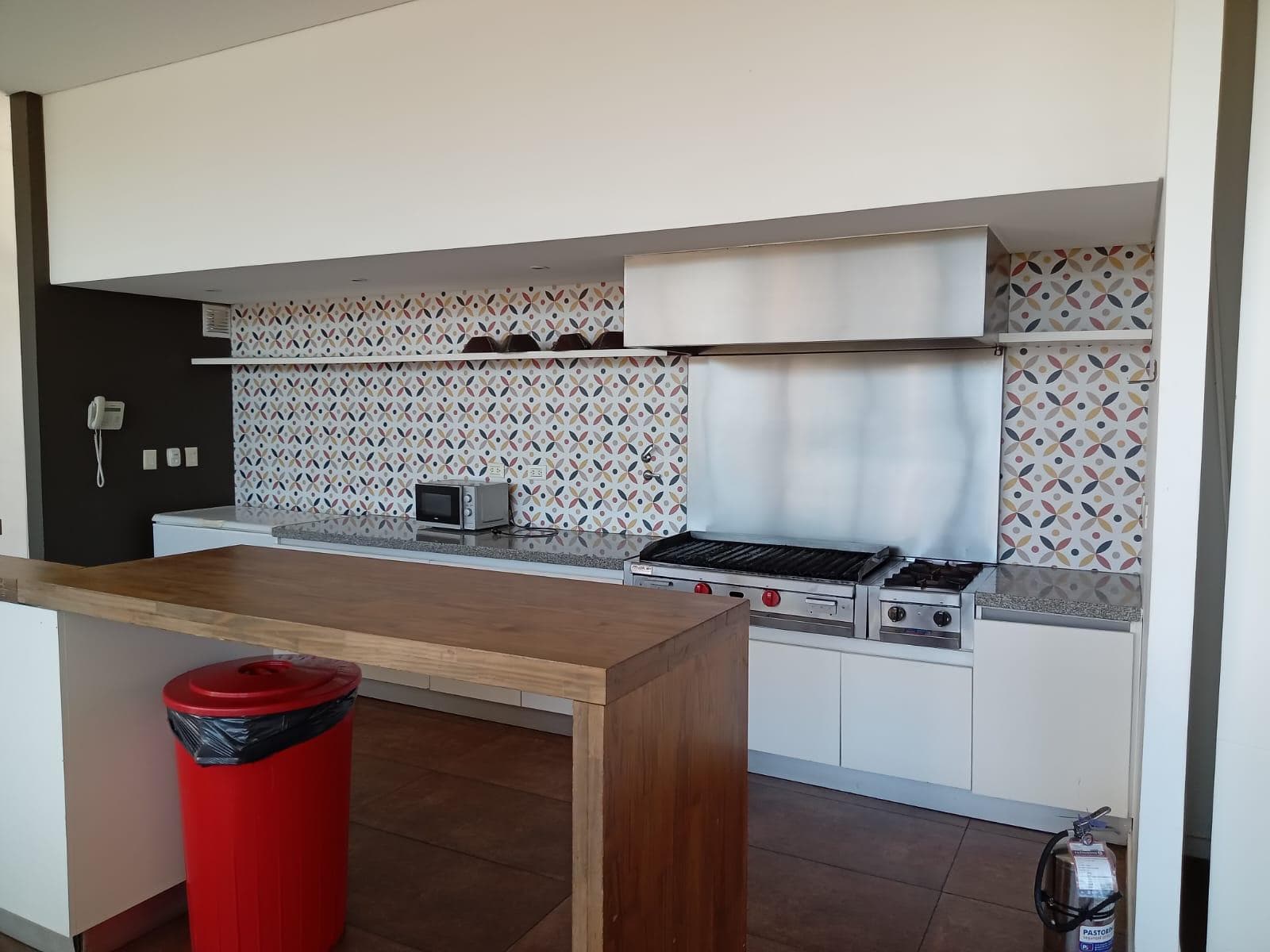 APARTMENT FOR SALE IN CARDINALES: 2 BEDROOMS, COVERED PARKING SPACE, AMENITIES