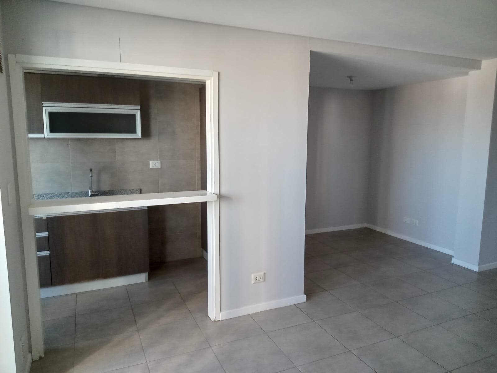 APARTMENT FOR SALE IN CARDINALES: 2 BEDROOMS, COVERED PARKING SPACE, AMENITIES
