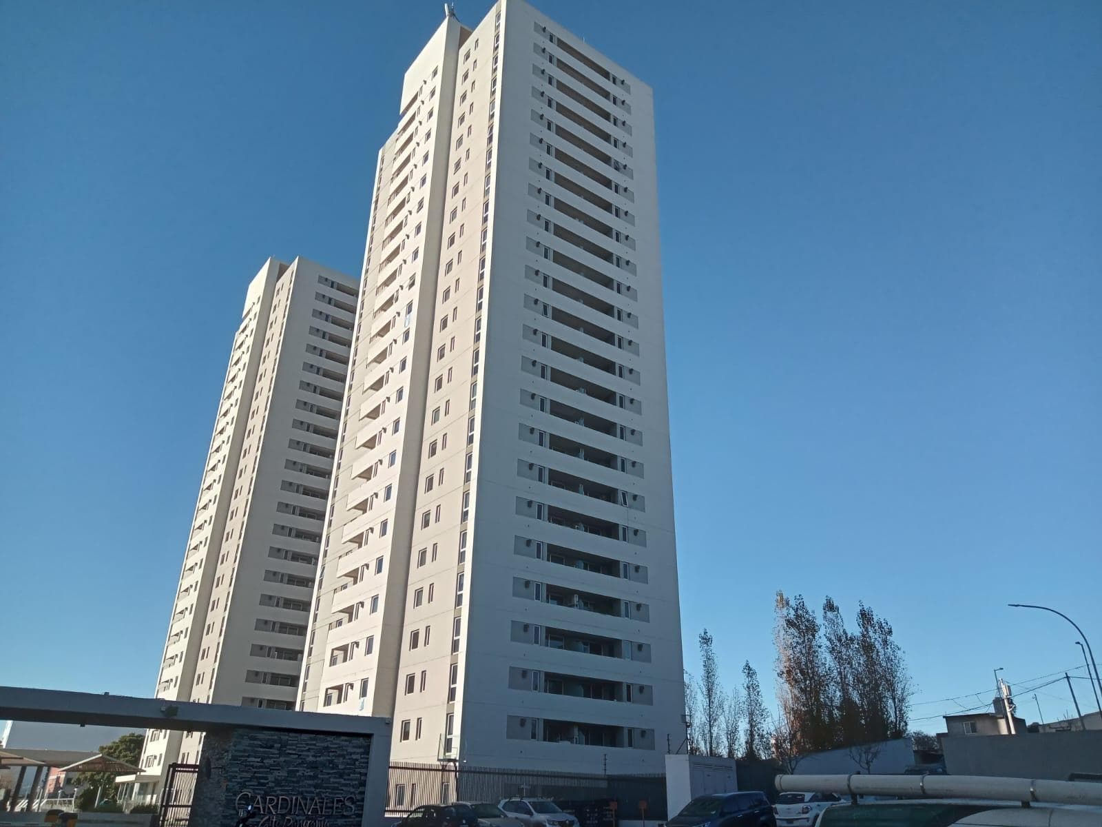 APARTMENT FOR SALE IN CARDINALES: 2 BEDROOMS, COVERED PARKING SPACE, AMENITIES