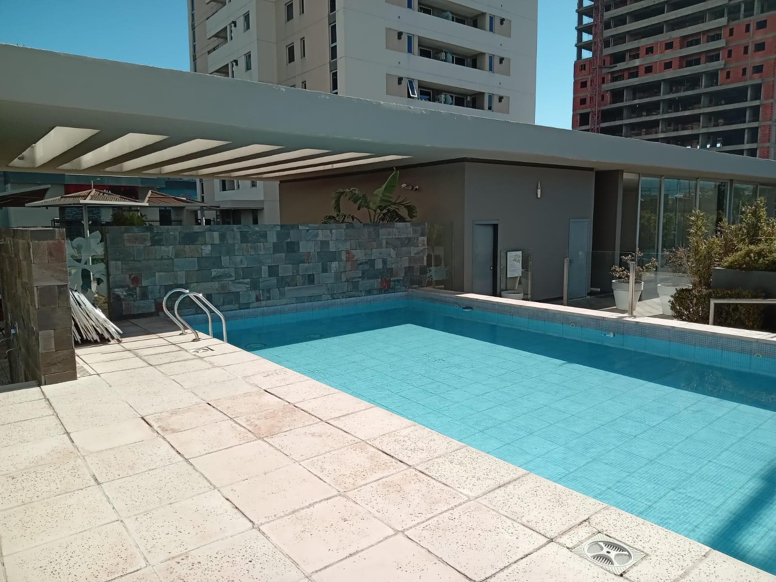 APARTMENT FOR SALE IN CARDINALES: 2 BEDROOMS, COVERED PARKING SPACE, AMENITIES