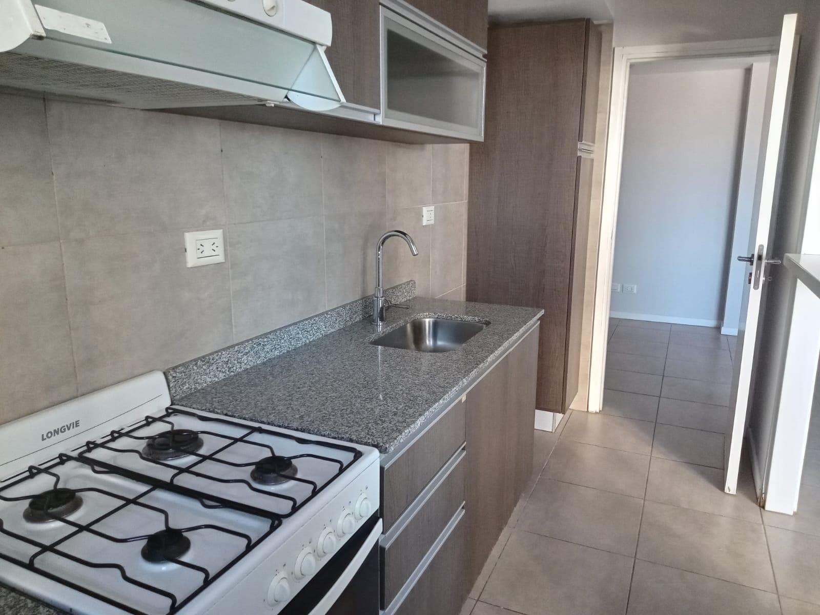 APARTMENT FOR SALE IN CARDINALES: 2 BEDROOMS, COVERED PARKING SPACE, AMENITIES