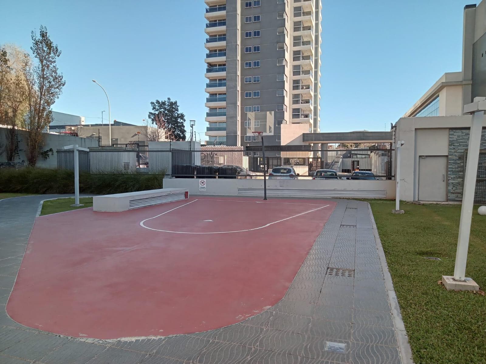 APARTMENT FOR SALE IN CARDINALES: 2 BEDROOMS, COVERED PARKING SPACE, AMENITIES