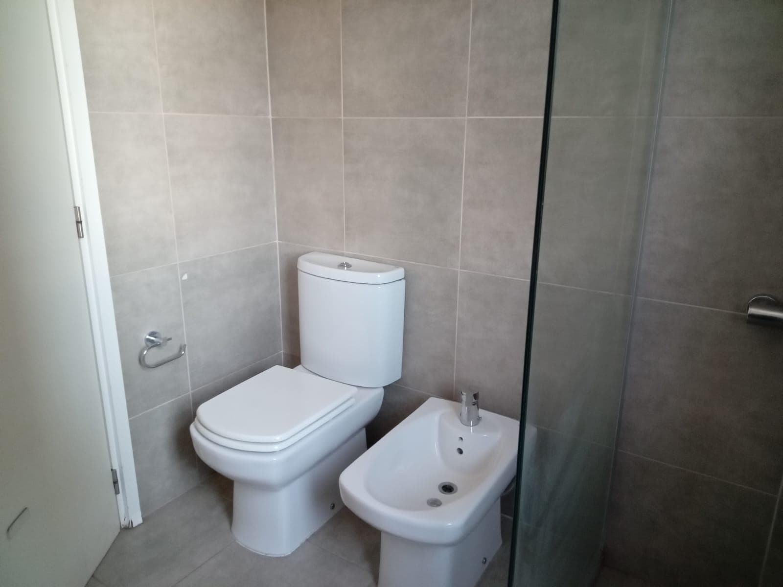 APARTMENT FOR SALE IN CARDINALES: 2 BEDROOMS, COVERED PARKING SPACE, AMENITIES