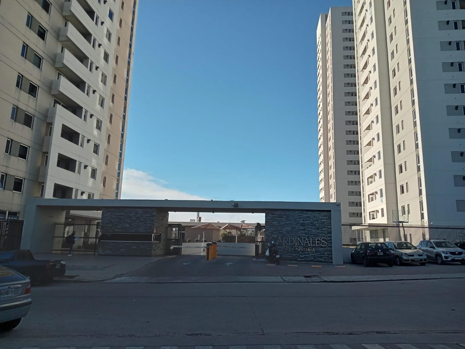 APARTMENT FOR SALE IN CARDINALES: 2 BEDROOMS, COVERED PARKING SPACE, AMENITIES