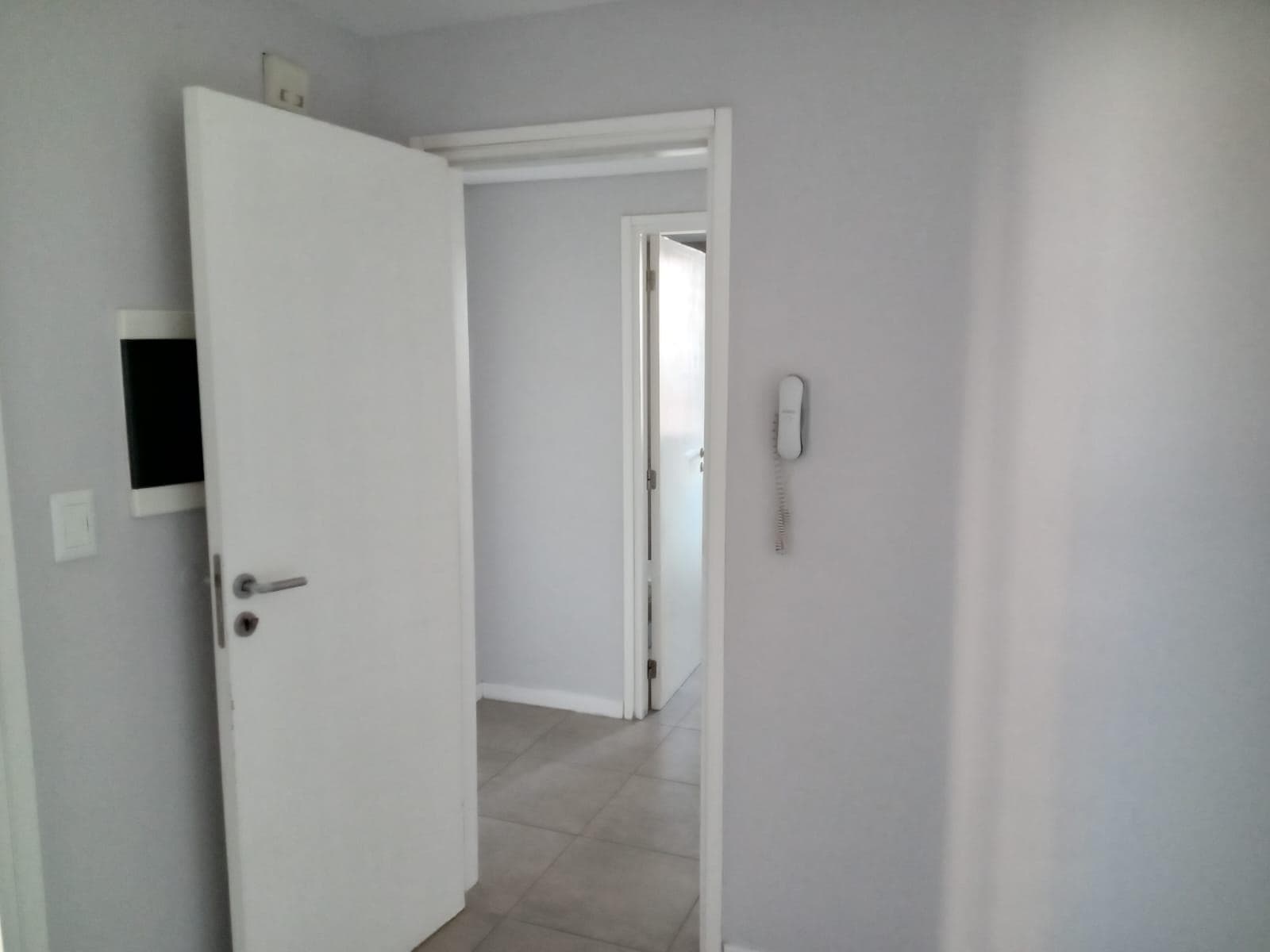 APARTMENT FOR SALE IN CARDINALES: 2 BEDROOMS, COVERED PARKING SPACE, AMENITIES