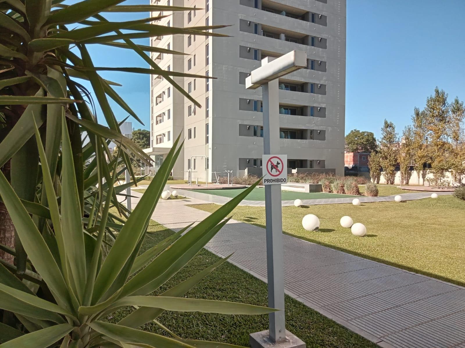 APARTMENT FOR SALE IN CARDINALES: 2 BEDROOMS, COVERED PARKING SPACE, AMENITIES