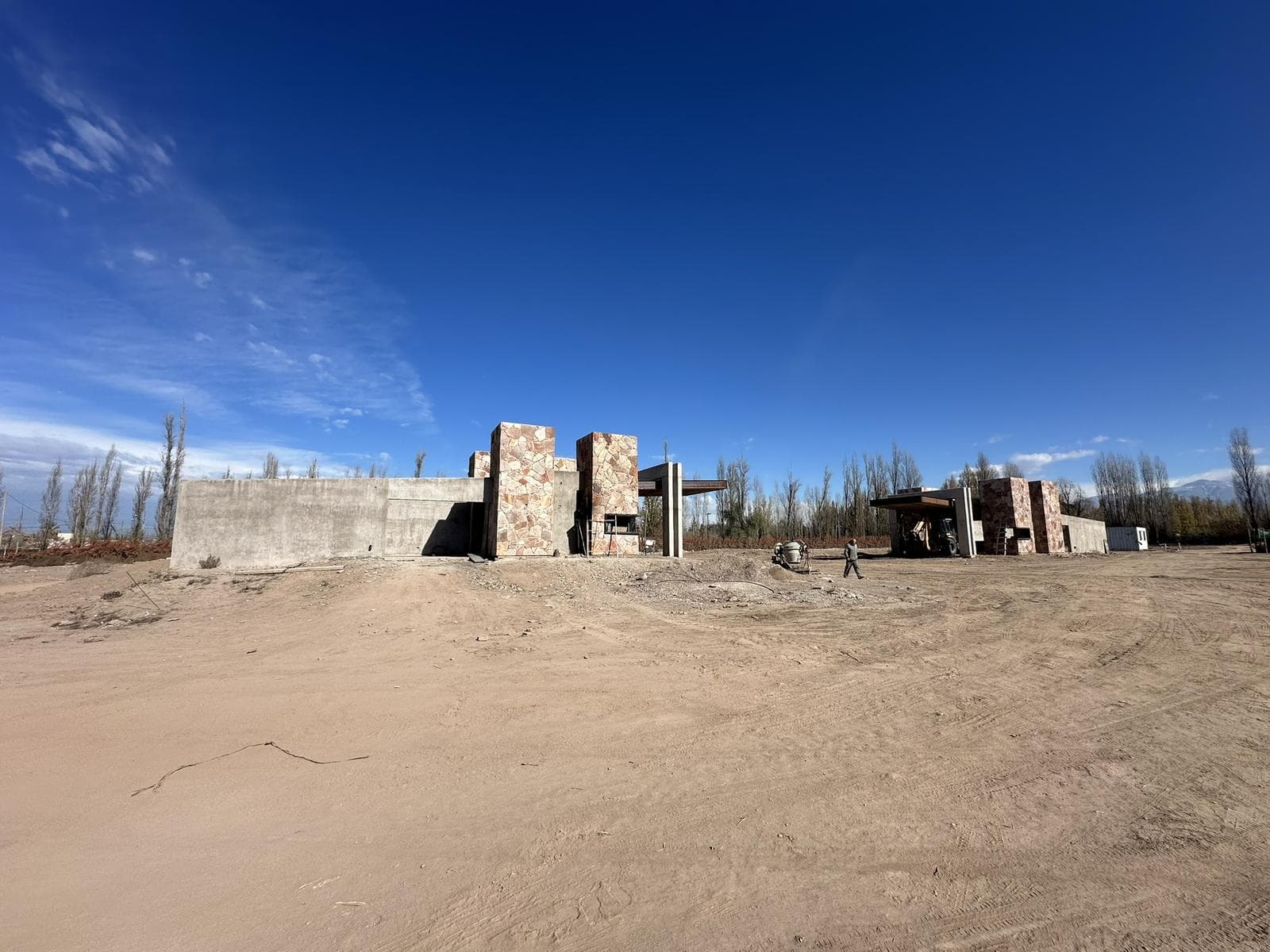 Great Opportunity: Land for Sale in the Qvattro del Plata Neighborhood