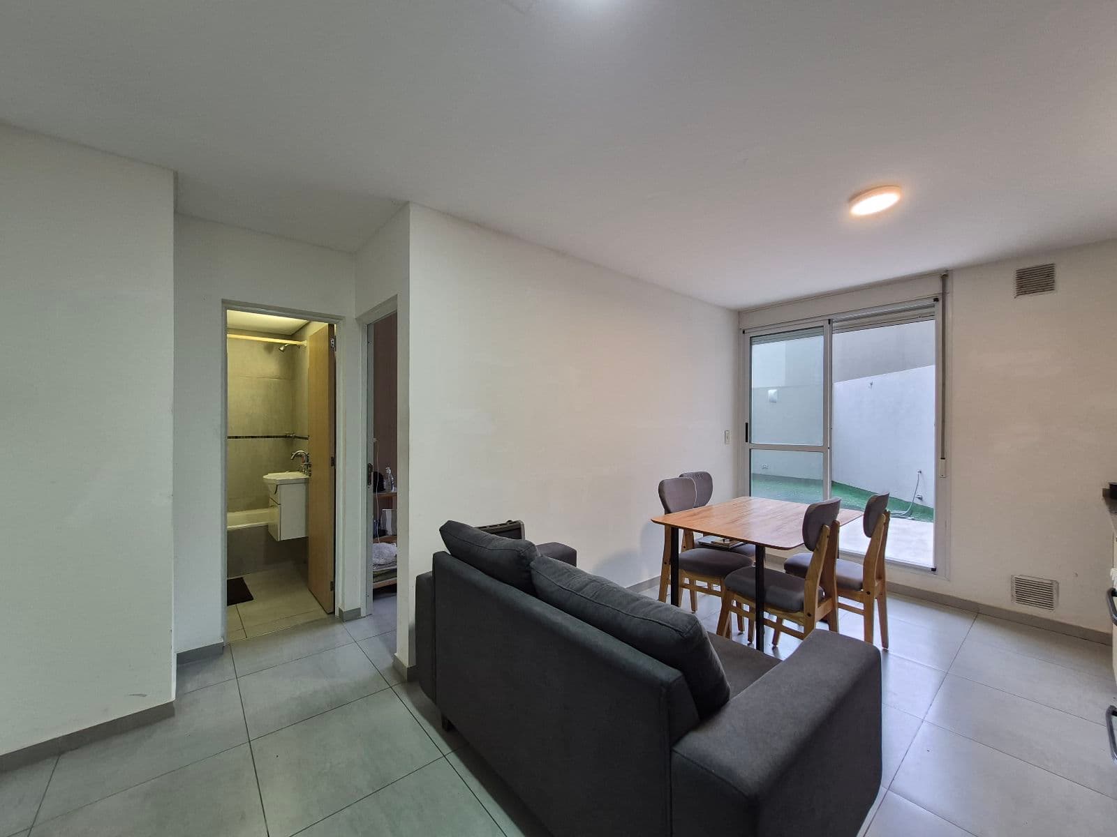 FOR SALE - One-bedroom apartment with a patio. Downtown, Rosario.