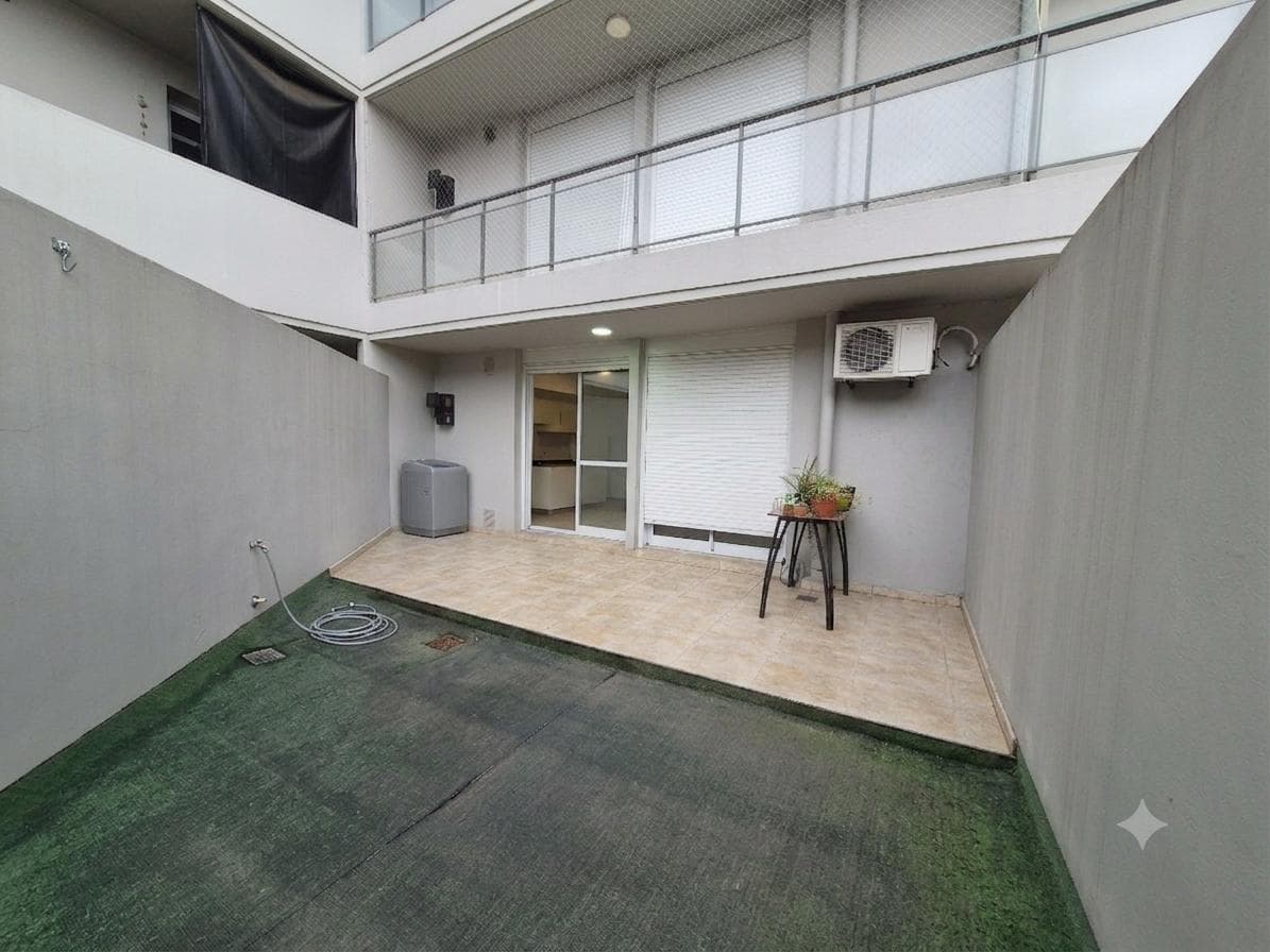 FOR SALE - One-bedroom apartment with a patio. Downtown, Rosario.