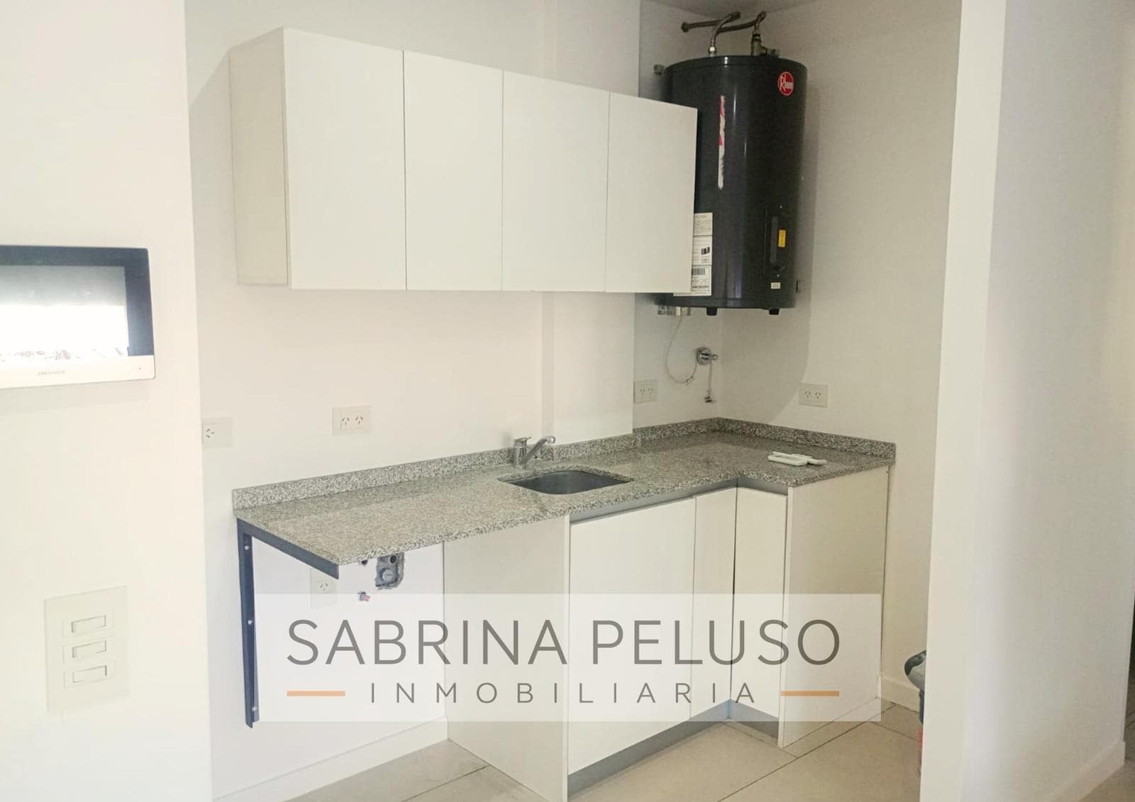 2-Bedroom Apartment for Rent with Garage - Moreno Sur