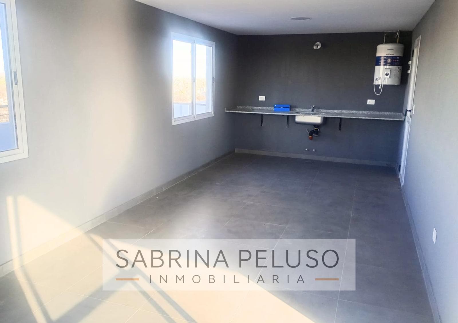 2-Bedroom Apartment for Rent with Garage - Moreno Sur