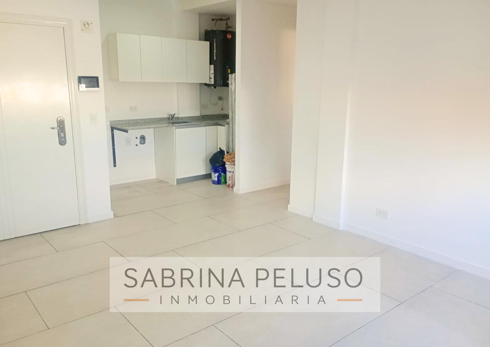 2-Bedroom Apartment for Rent with Garage - Moreno Sur