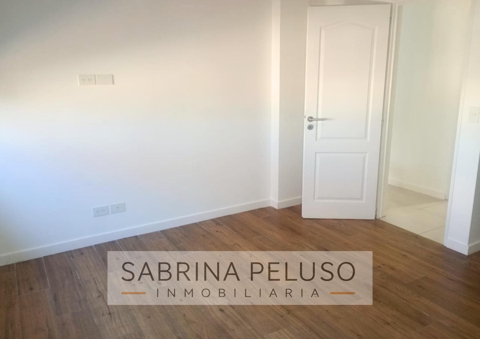 2-Bedroom Apartment for Rent with Garage - Moreno Sur