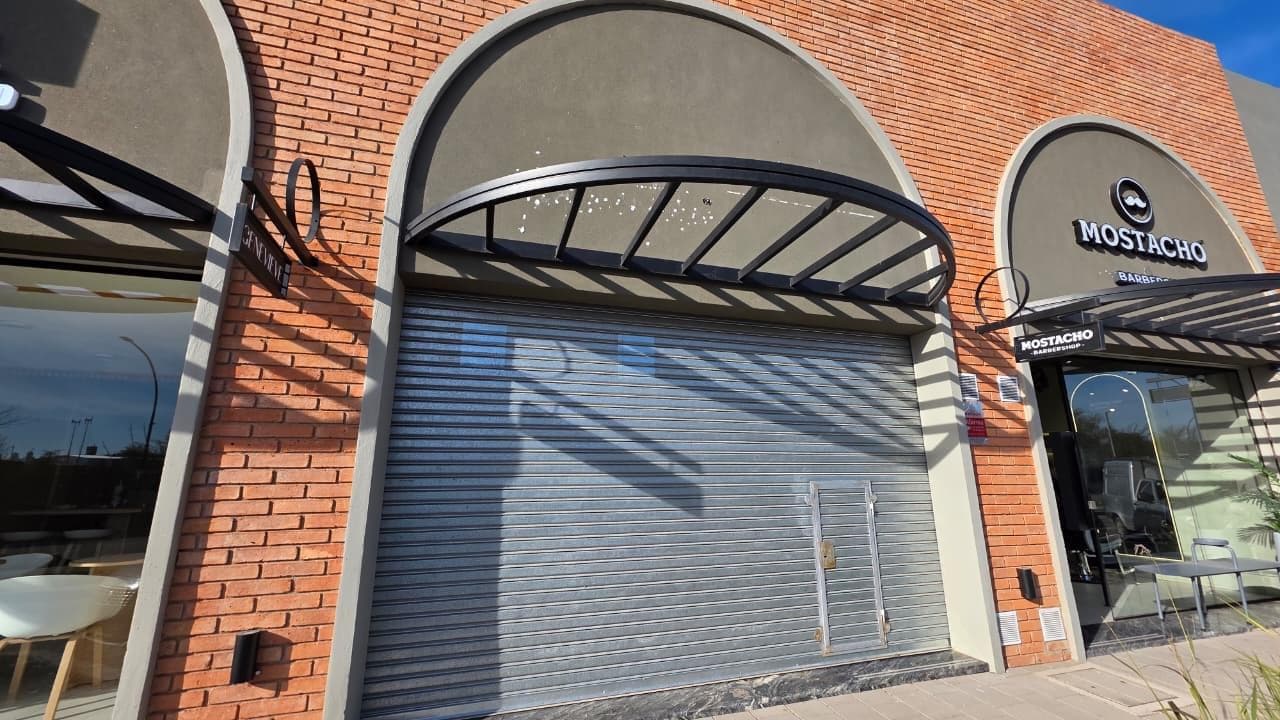 Premium Commercial Space for Sale - 55 m² in the Los Arcos Complex, Manantiales
