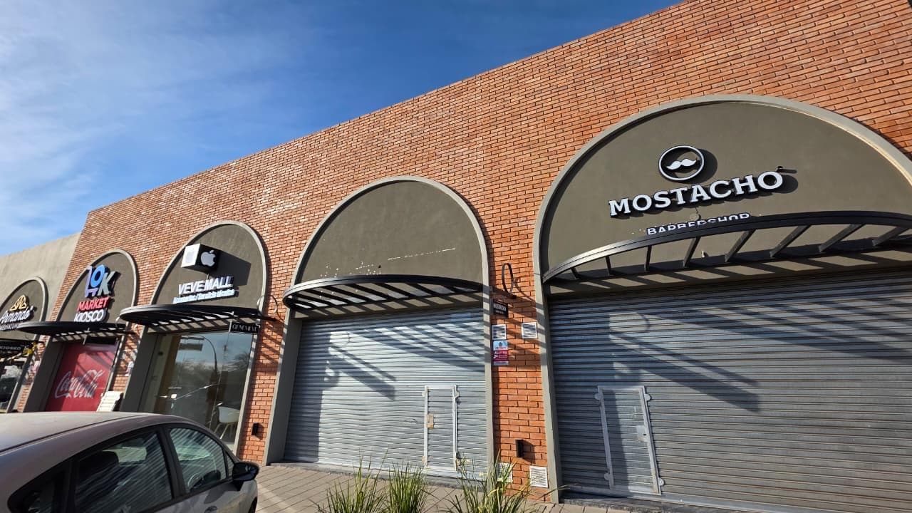 Premium Commercial Space for Sale - 55 m² in the Los Arcos Complex, Manantiales