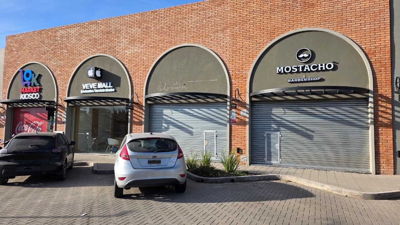 Premium Commercial Space for Sale - 55 m² in the Los Arcos Complex, Manantiales