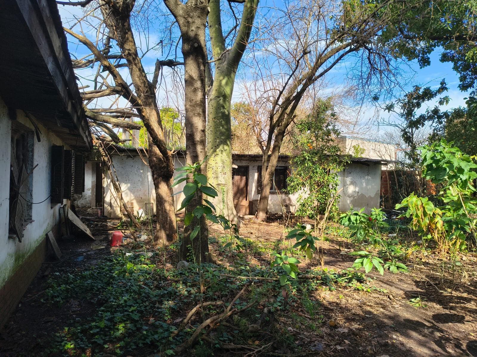 OPPORTUNITY!!!!!!!!!INVESTMENT!!!!!LAND WITH A HOUSE TO RENOVATE!!!