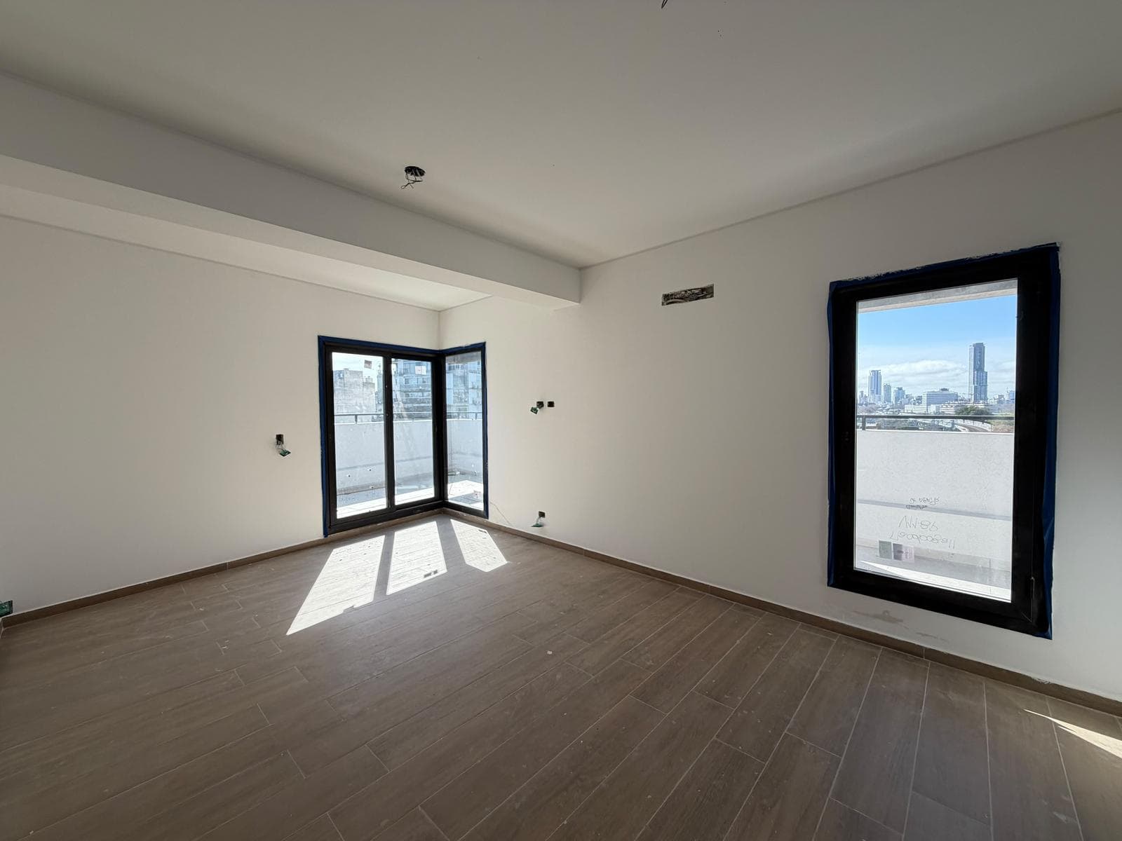 2-room apartment for sale at 1200 Darwin Street